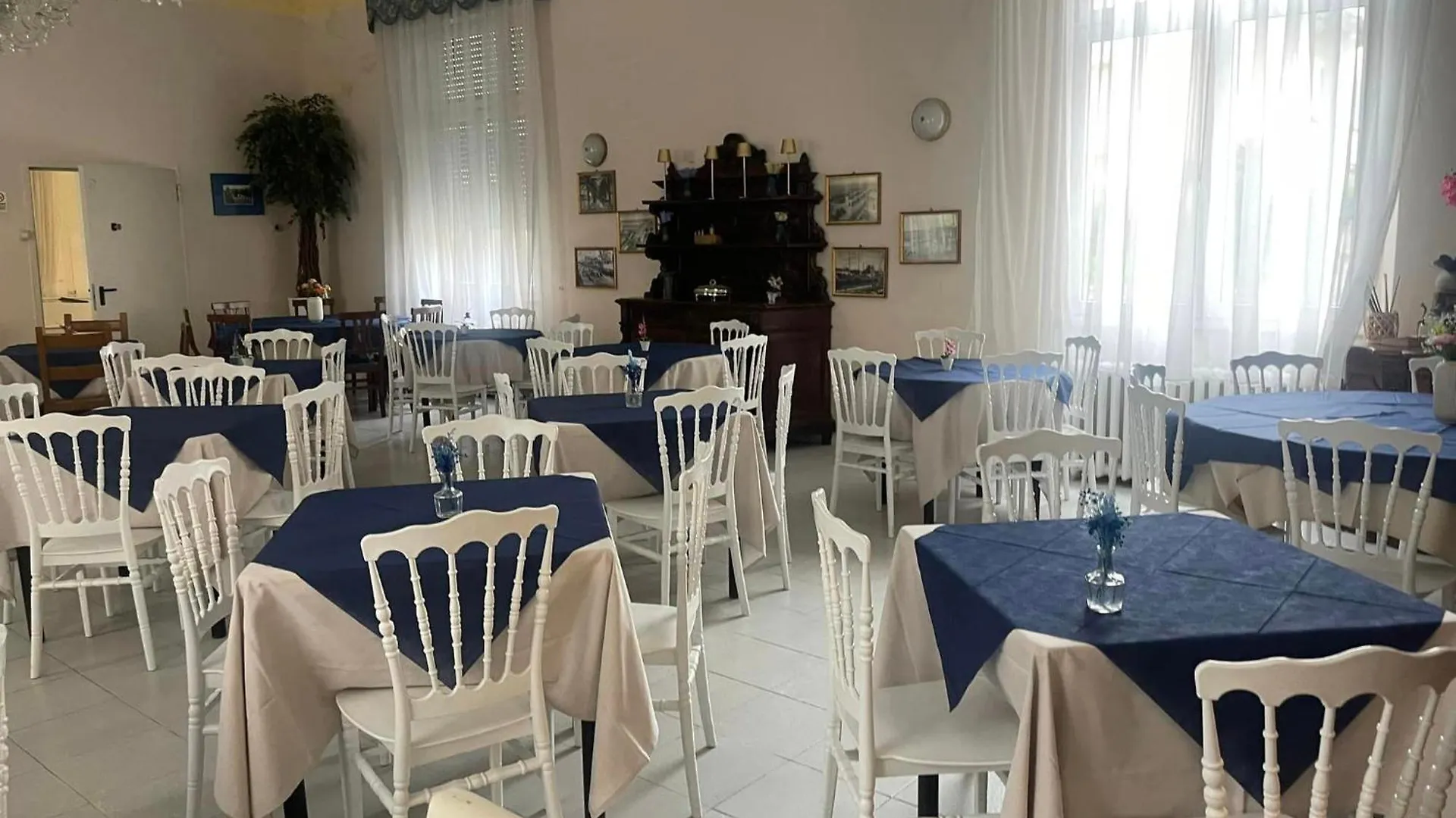 Room In Guest Room - Viareggio Rooms Facing The Sea 0*,  Italy